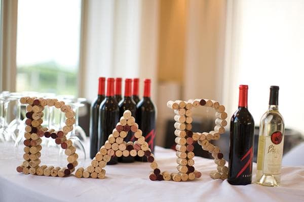 Word BAR fabriqué à partir de bouchons de vin