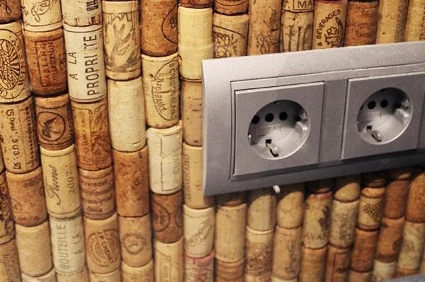 Rosettes sur un tablier de cuisine en bouchons de vin