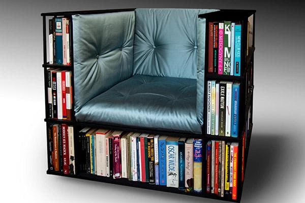 Fauteuil avec étagères