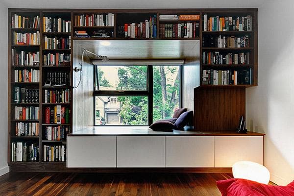 Bibliothèques autour de la fenêtre