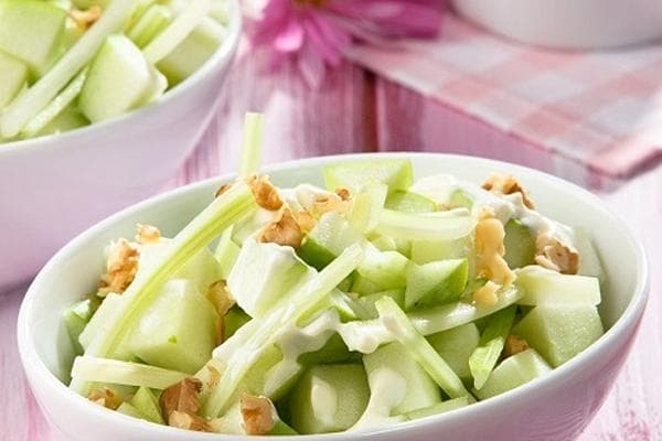 Salade vitaminée au céleri et aux pommes