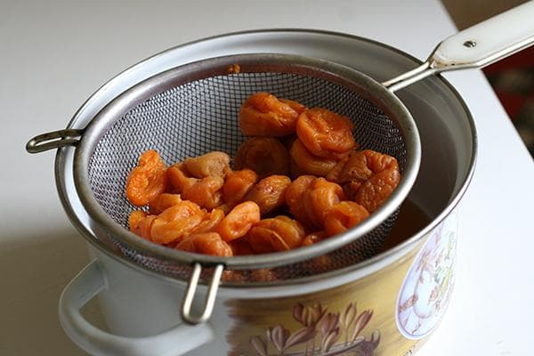 Abricots secs lavés au tamis