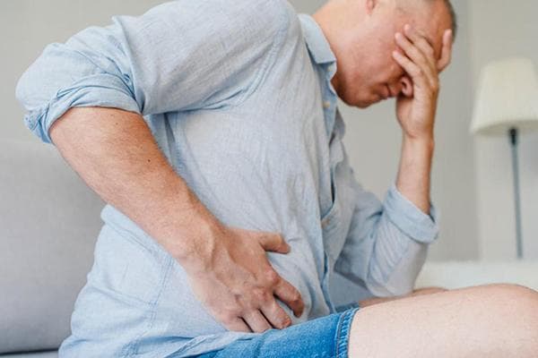 Le foie d'un homme fait mal