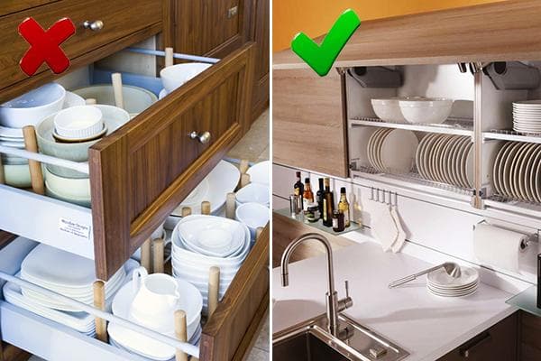 Ranger les assiettes dans la cuisine