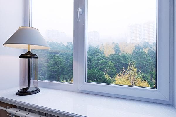 Fenêtre dans l'appartement