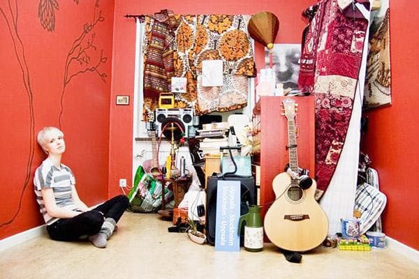 Déchets dans l'appartement d'une fille