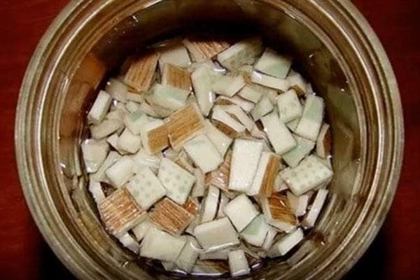 Fabriquer de la colle à partir de chutes de linoléum