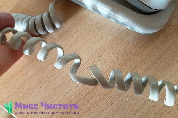 Pli dans le fil téléphonique