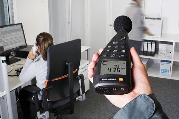 Mesurer le niveau de bruit dans une pièce