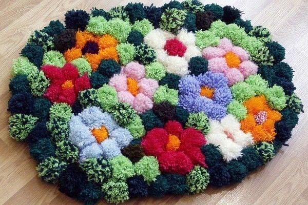 Tapis Glade fait de pompons