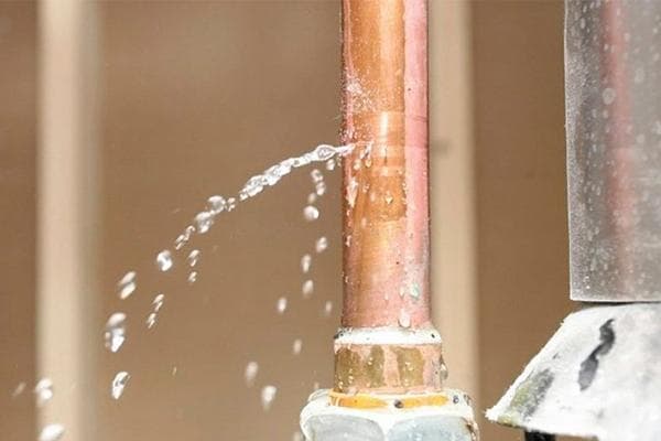 Fuite dans une conduite d'eau