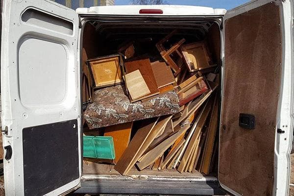 Enlèvement de vieux meubles