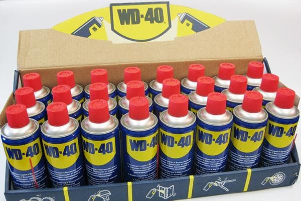 Boîte de canettes de WD-40