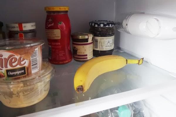 Banane au réfrigérateur