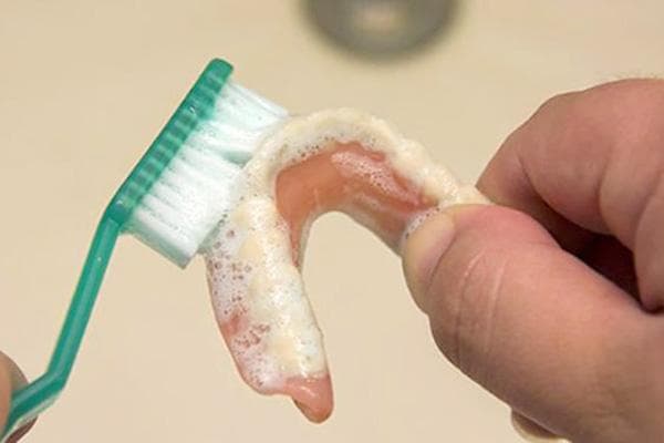 Nettoyer votre prothèse