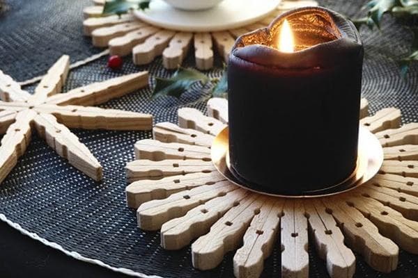 Supports faits de pinces à linge en bois