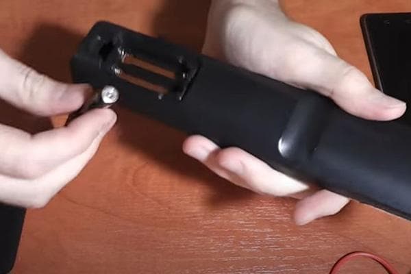 Retrait des piles de la télécommande