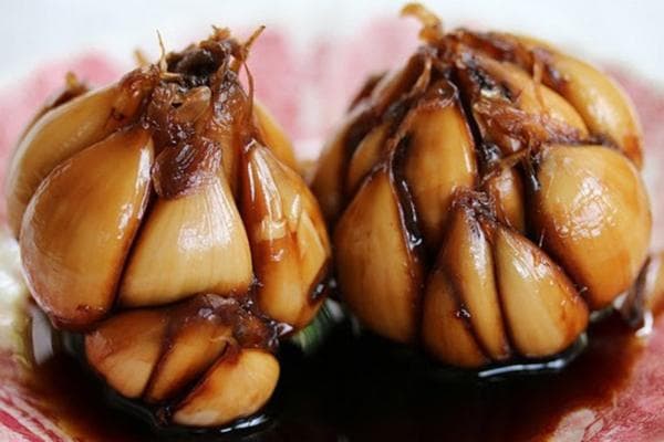 Ail mariné selon la recette iranienne