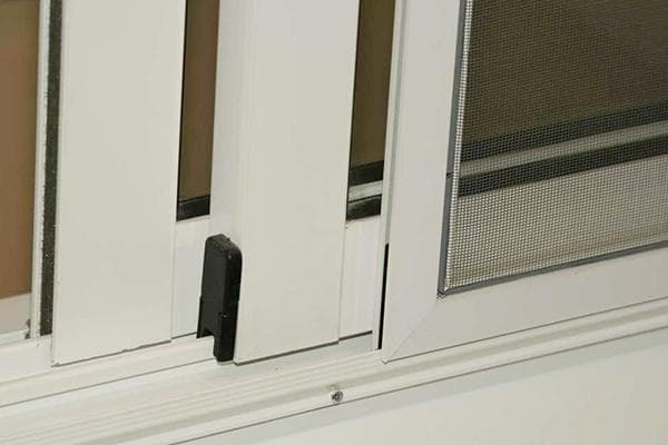 Moustiquaire coulissante
