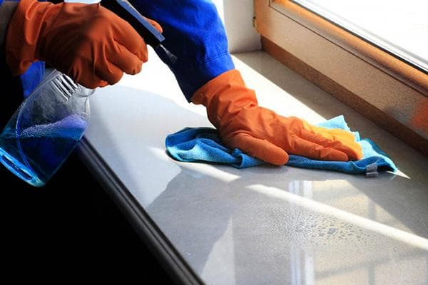 Nettoyage avec du désinfectant