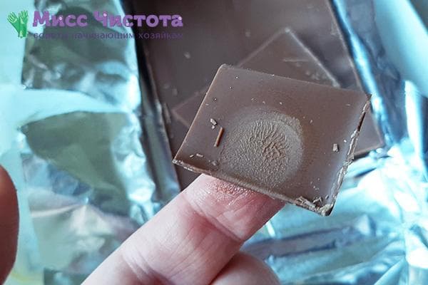 Le chocolat fond dans les mains