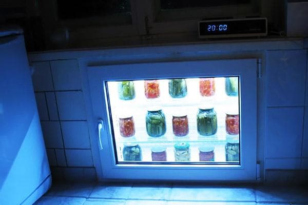 Réfrigérateur Khrouchtchev avec éclairage