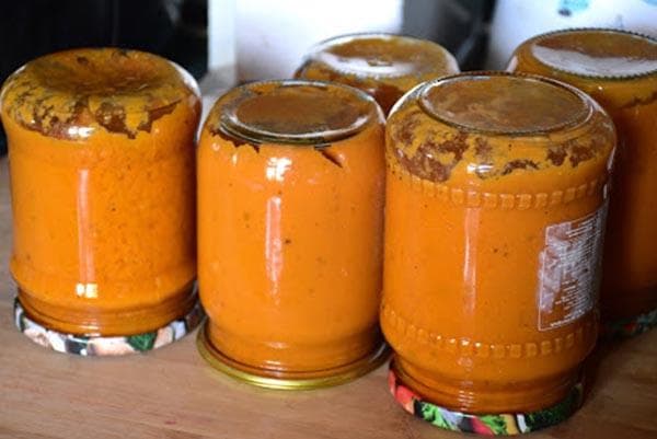 Préparer le caviar de courge en bocaux pour l'hiver