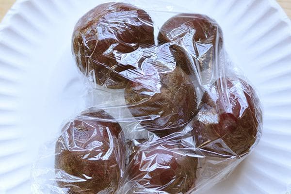 Betteraves bouillies dans un sac