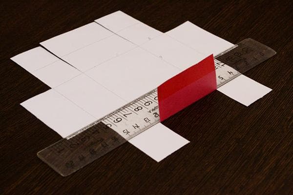 Plier un flan pour une boîte