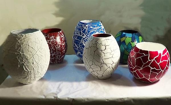 Vases en papier mâché