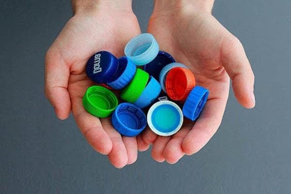 Bouchons de bouteilles en plastique