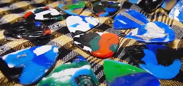 Pics fabriqués à partir de capuchons en plastique fondu