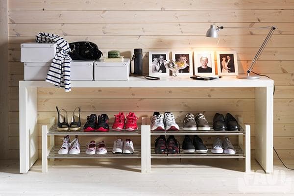 Ranger les chaussures dans le couloir