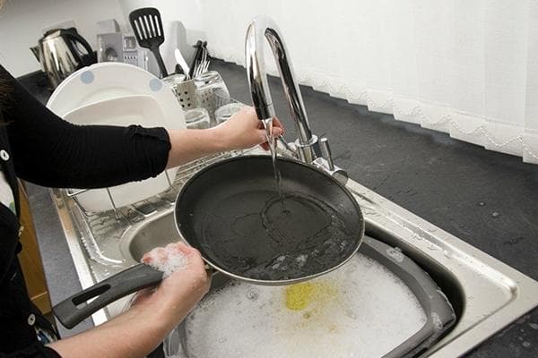 Laver la poêle