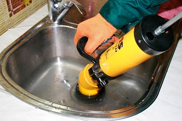 Débouchage professionnel des éviers de cuisine