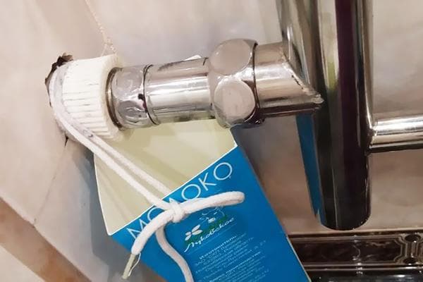 Le sèche-serviettes fuit