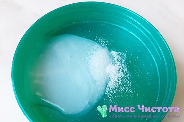 Shampoing au sel et aux cheveux