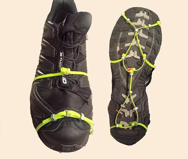 Accès à la glace faite maison à partir de pinces en plastique