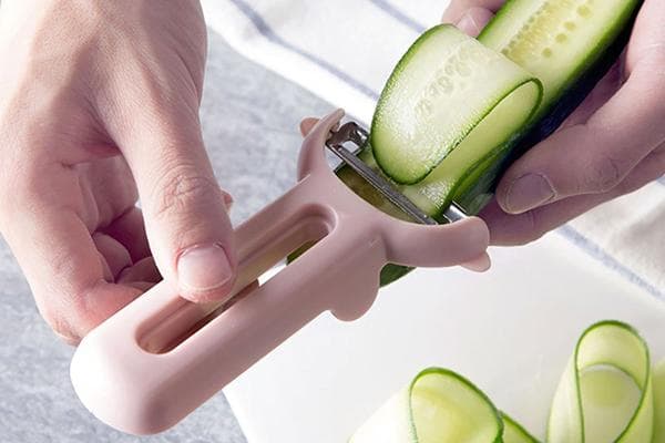 Couper le concombre en tranches