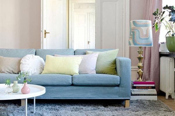 Canapé dans le salon