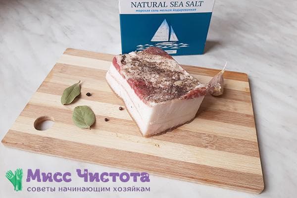 Saindoux, épices et sel iodé