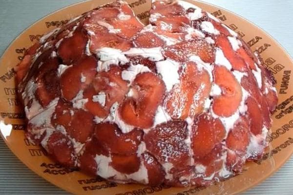 Gâteau à la guimauve et aux fraises