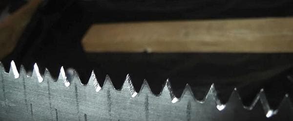 Dents de scie à métaux pour le bois