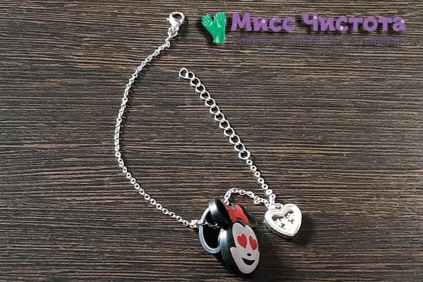 Chaîne avec pendentifs