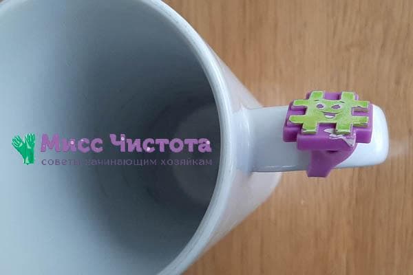 Agrafer sur la tasse