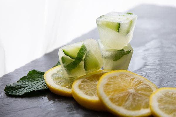 Glaçons avec tranches d'agrumes