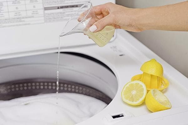 Jus de citron pour blanchir les vêtements