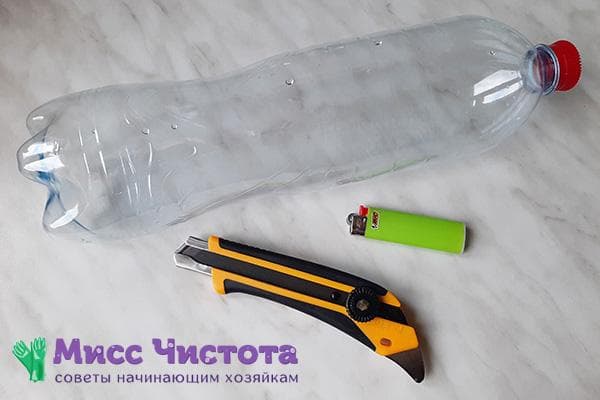 Tout ce dont vous avez besoin pour fabriquer des attaches à partir d'une bouteille en plastique