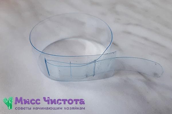 Chape fabriquée à partir d'une bouteille en plastique