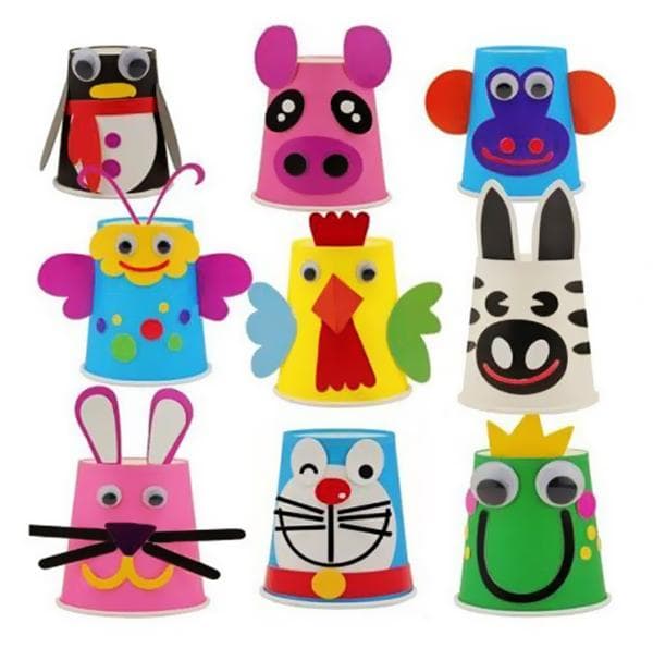 Artisanat à partir de gobelets jetables